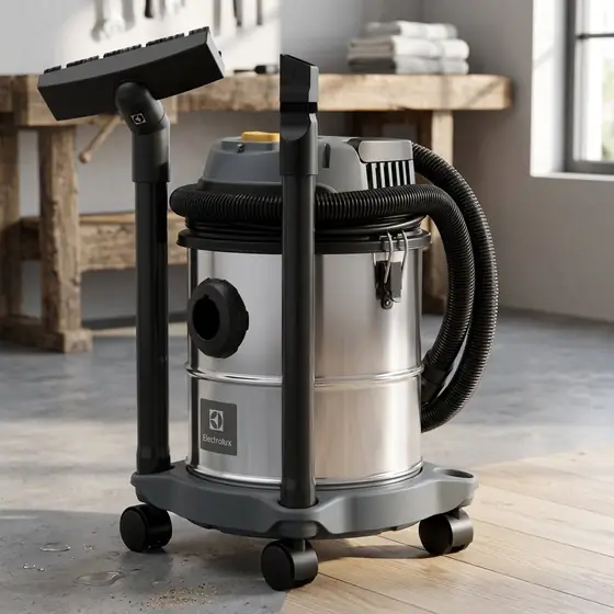 Aspirador água pó Electrolux função sopro compacto liquidos quimicos inox 1500W 12L total 8,5L (imagem ilustrativa)